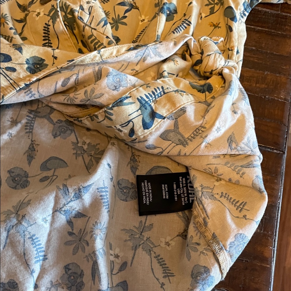 Kuhl Beige Top with Blue Floral Print